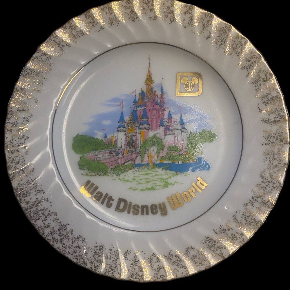 Vintage Walt Disney World Decorative Collectors Plate Made In Japan